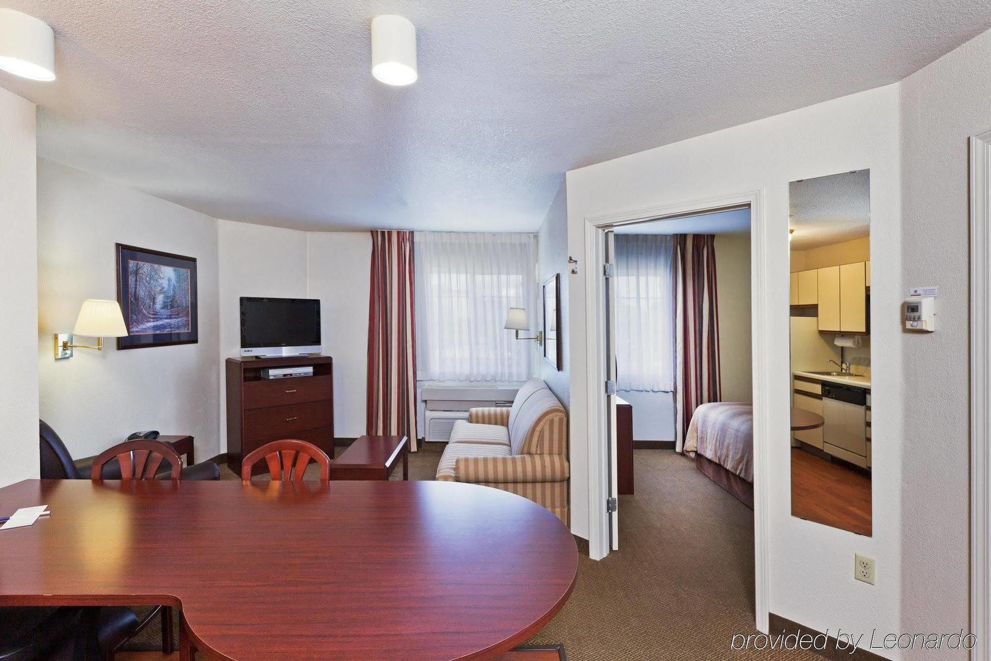 Sonesta Simply Suites Oklahoma City Airport Номер фото